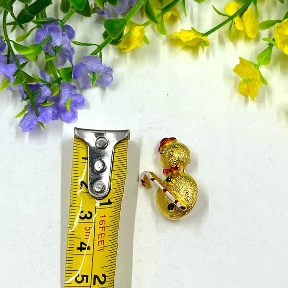 Gerry’s Signed Vintage Snowman and Candy-cane Brooch - Picture 7 of 7